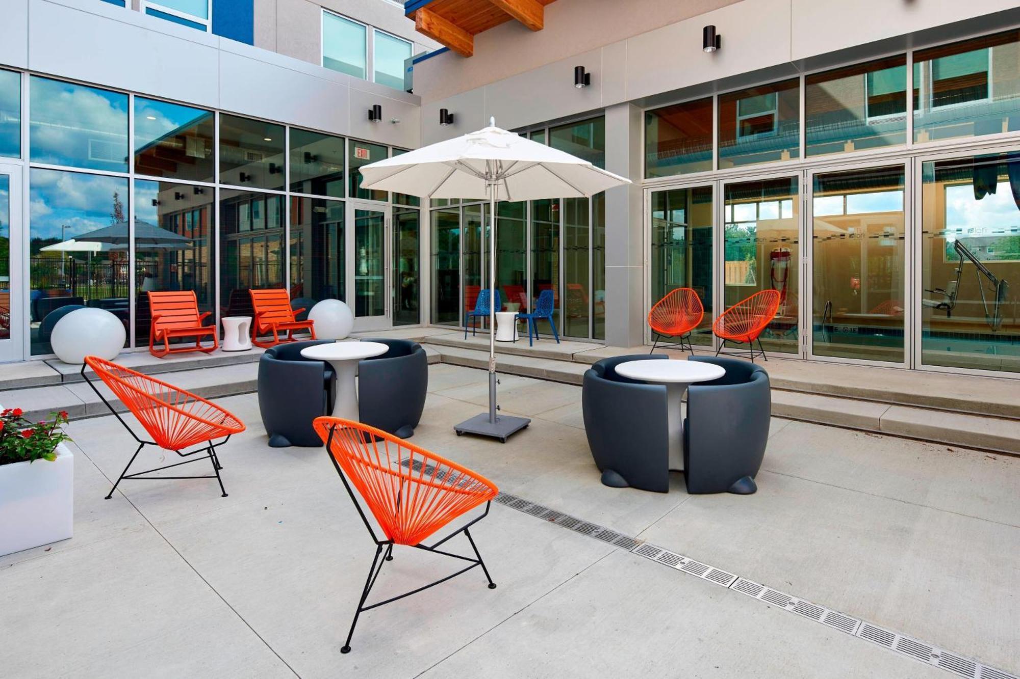 Aloft Cleveland Airport North Olmsted Exterior foto